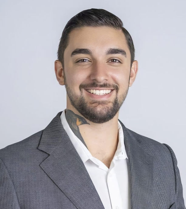 Sinan G&uuml;zelsahin, Gr&uuml;nder Lorien Group Unternehmensberatung Aarau, Harvard Business School, Hauptmann Schweizer Armee